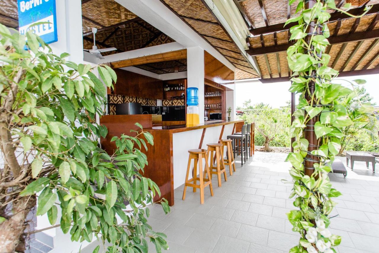 Bernis Hostel Moalboal Extérieur photo