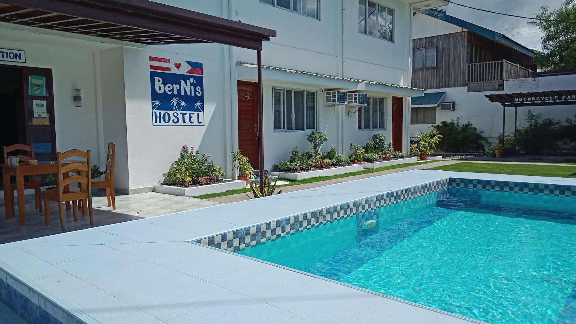 Bernis Hostel Moalboal Extérieur photo
